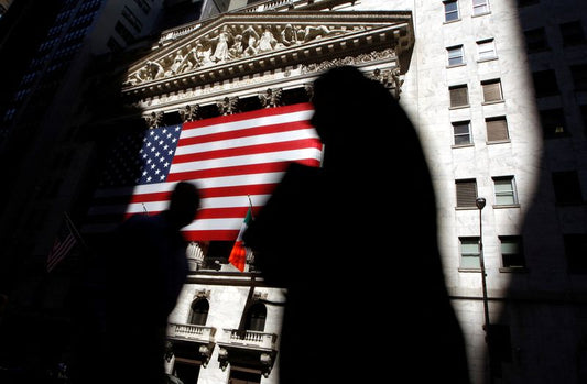 Dollar consolidates after Fed comments; yen slips