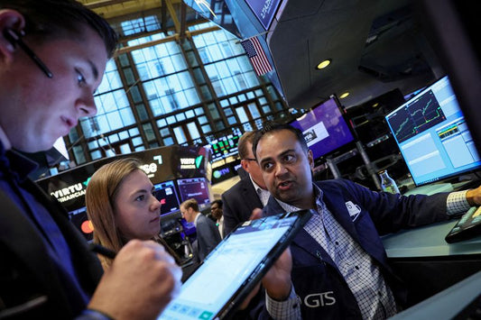 Why these analysts say it's "hard to get too bearish" on the S&P 500